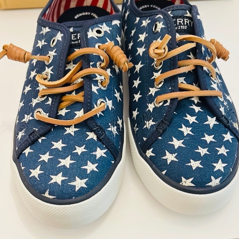 Sperry Navy Pier View Stars Print Canvas Sneakers with Tan Laces Size 7 1/2 - Picture 4 of 8
